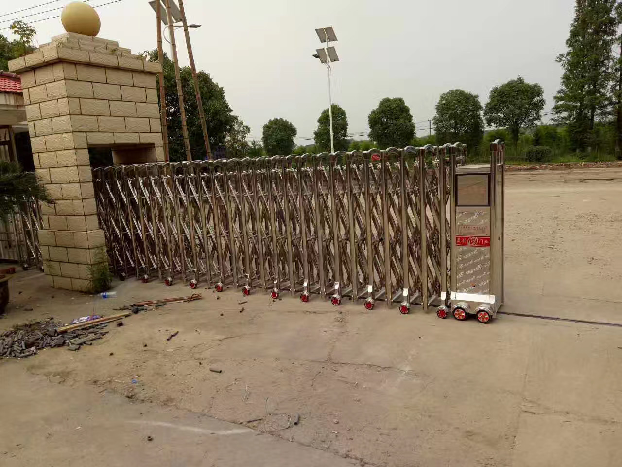 上海城建市政工程（集團(tuán)）有限公司電動伸縮門安裝已完成！
